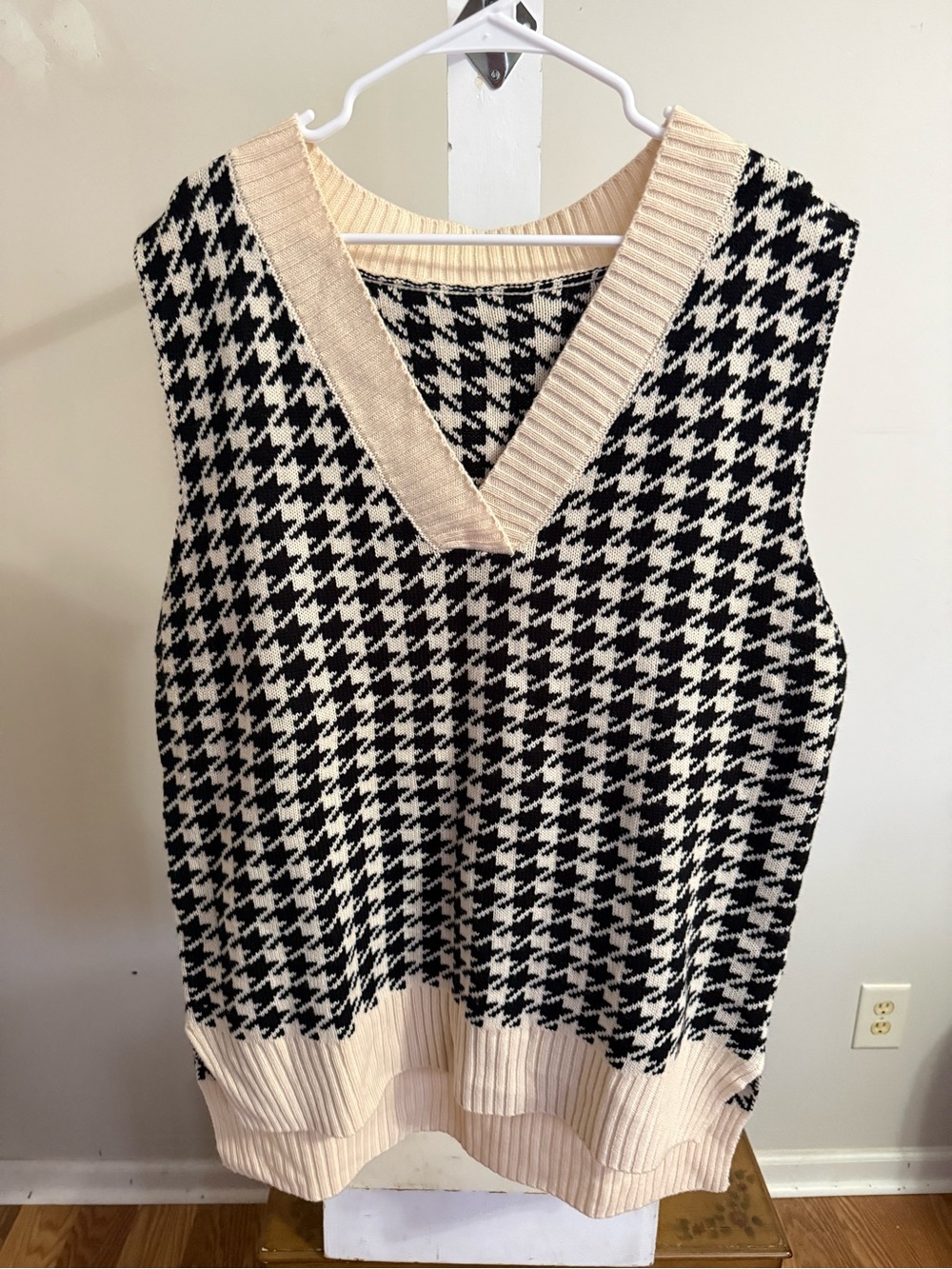 Houndstooth Sweater Vest